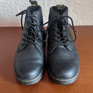 Dr. Martens 1460 Originals Eight-Eye Lace-Up Boot Combat Men's 9 Slip Resistant
